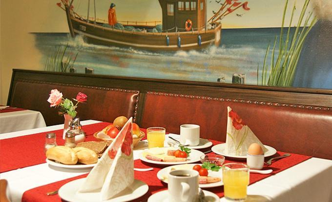 Hotel Zur Bruecke ไกรฟ์สวัลด์ ภายนอก รูปภาพ